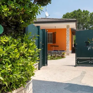 Ferienhaus Elisea