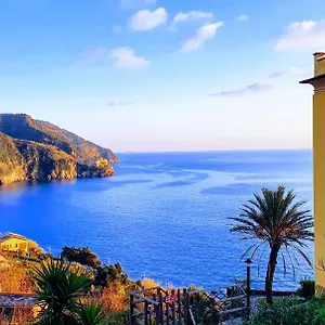 New 2022 Hanging Garden Apartment Corniglia